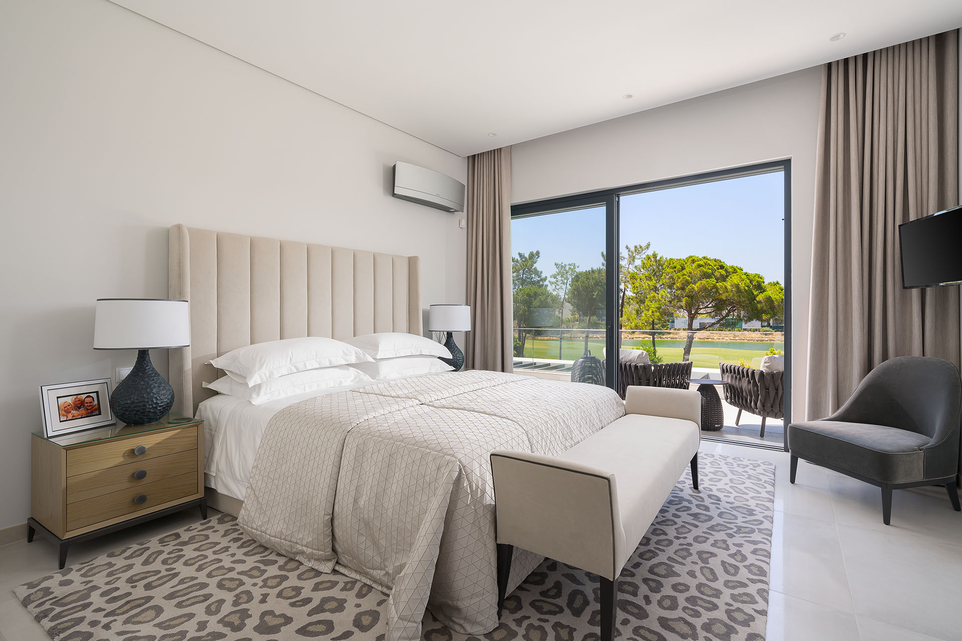 Quinta do Lago and Vale do Lobo luxury villas showing premium golf and coastal locations in the Algarve